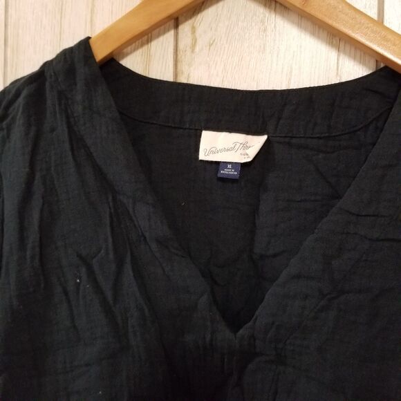 Universal Thread Black Short Sleeve Blouse - Picture 4 of 4